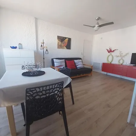 Apartamento T2 Lumineux à 200m De La Plage, équipé